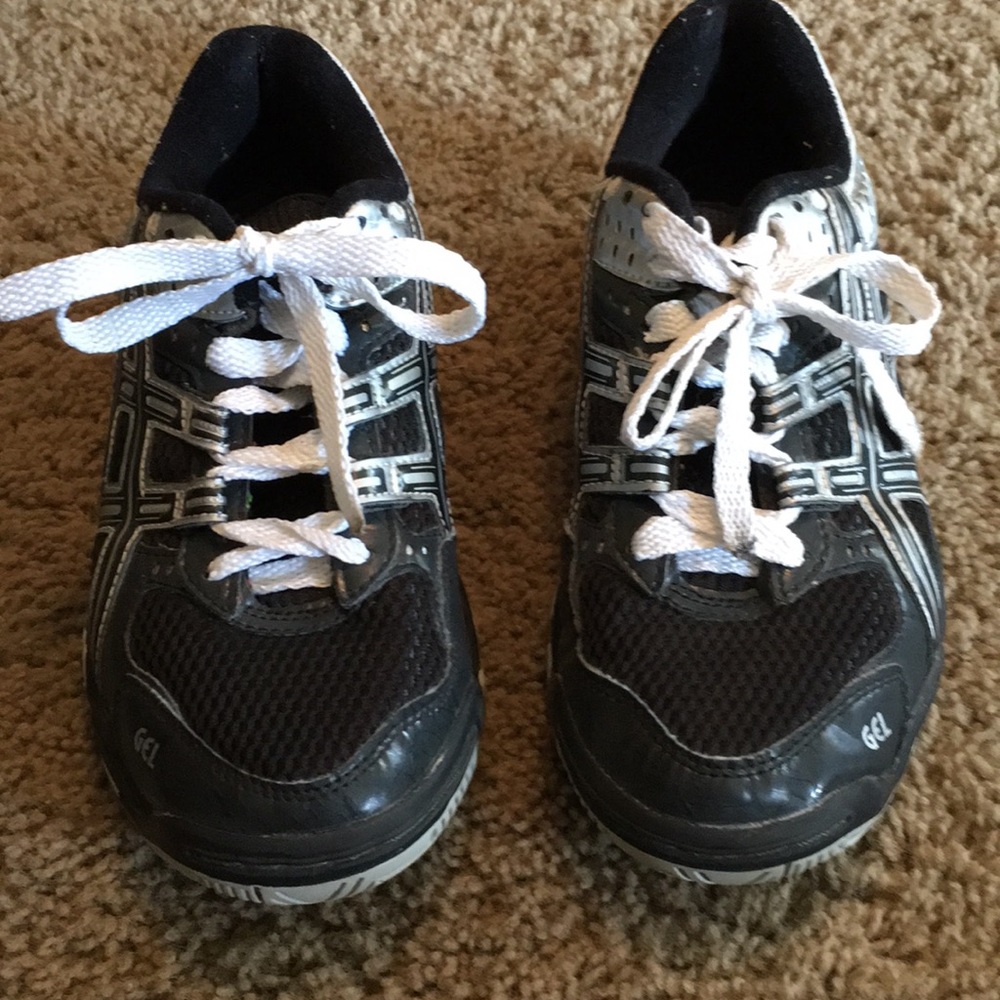 Asics girls gel rocket volleyball shoes Sz 6 1/2